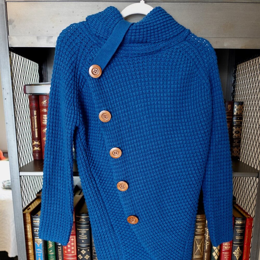 Grecerelle Blue Knit Sweater with Wooden Buttons, Size Small